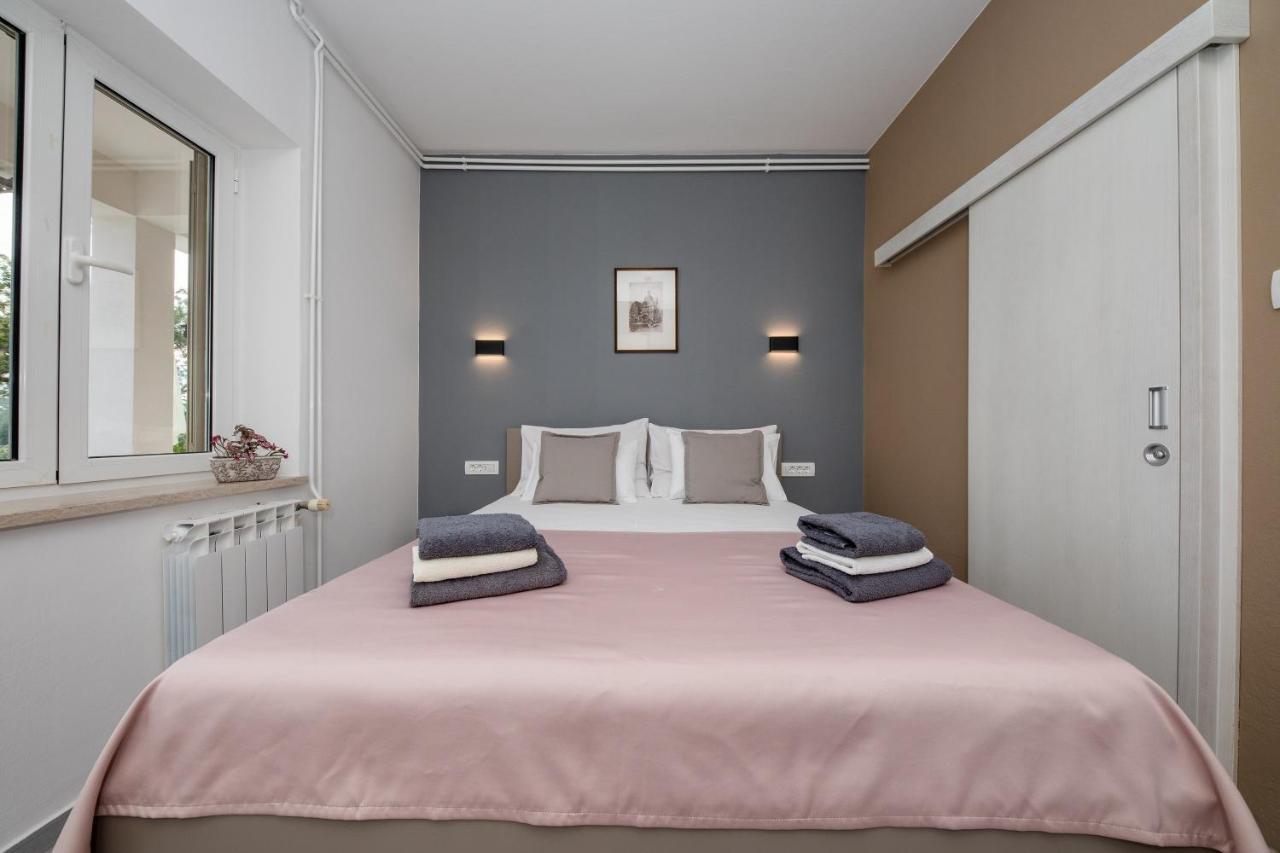 Apartments Vesela Banjol Bilik gambar