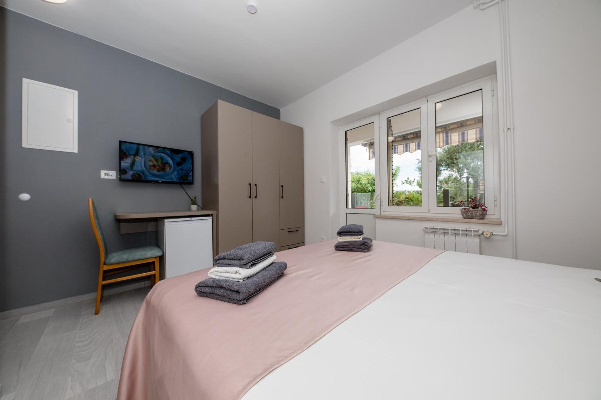 Apartments Vesela Banjol Bilik gambar